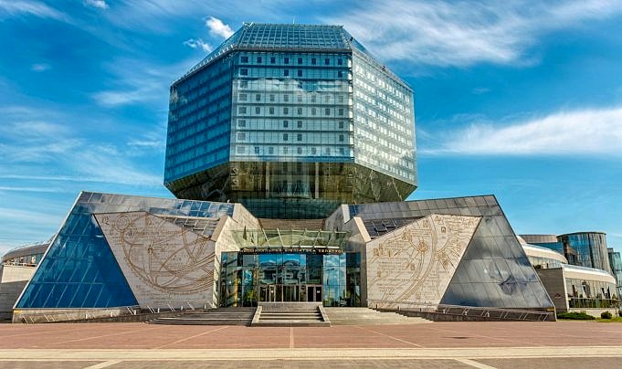 Monuments Yougoslaves Futuristes Pour Commemorer La Seconde Guerre Mondiale