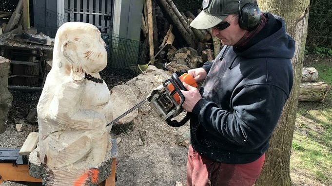 chainsawjournal Groot Sculpté Avec Une Tronçonneuse